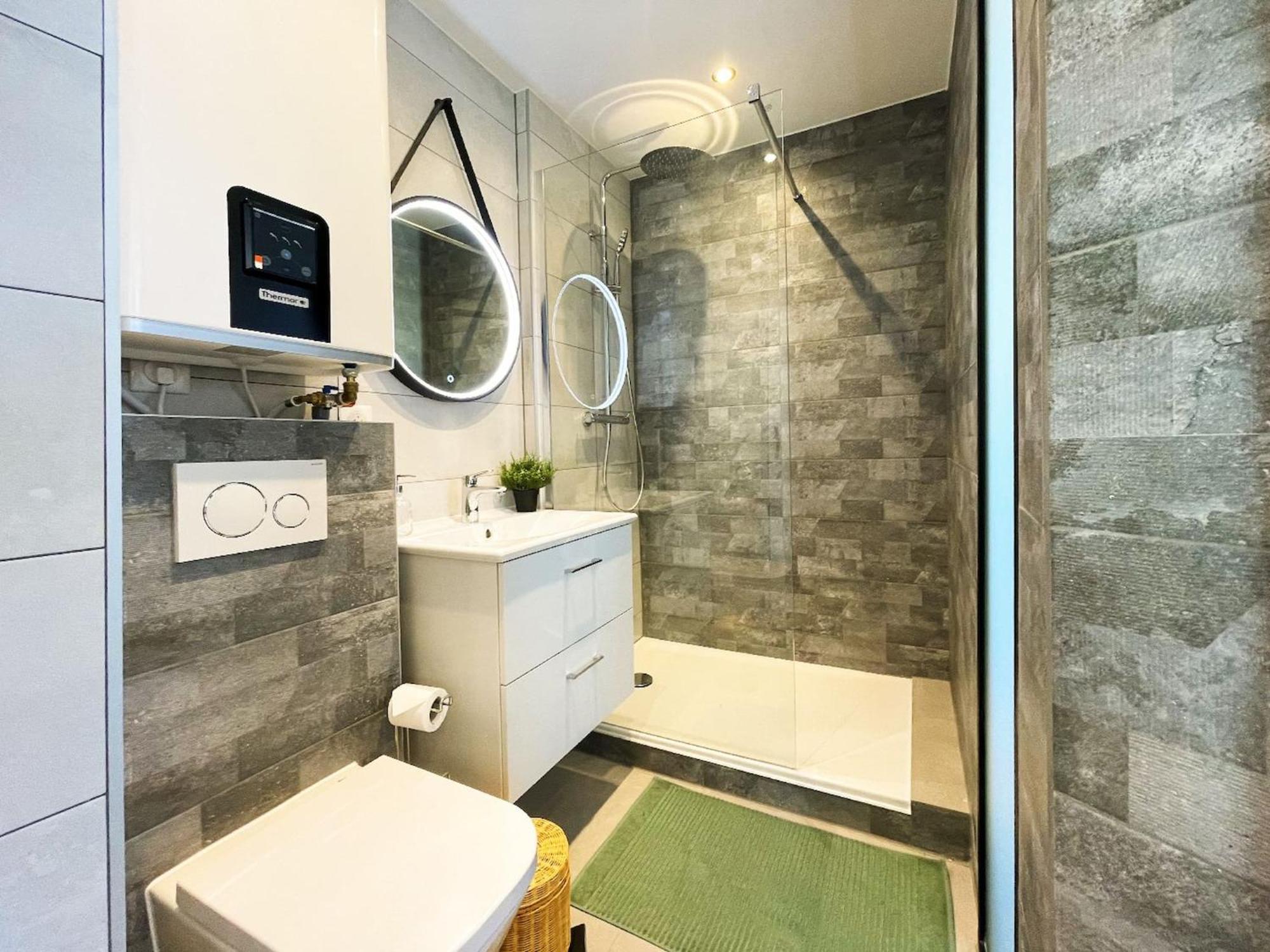 Homey Superchill - Appartement Moderne Et Tout Equipe - Netflix Et Wifi Inclus - Situe En Hyper-Centre - Proche Geneve آنماس المظهر الخارجي الصورة
